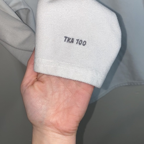 🐚Quarter zip North Face White Pullover! - Picture 7 of 8